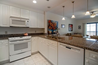 121 N Monroe St in Tallahassee, FL - Foto de edificio - Building Photo