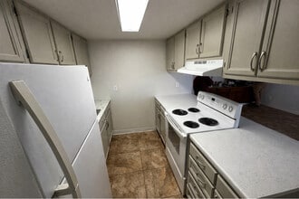 1734 Lake Elmo Dr in Billings, MT - Foto de edificio - Building Photo