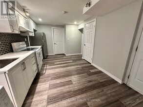 843 Brandenburg Blvd in Waterloo, ON - Building Photo - Building Photo