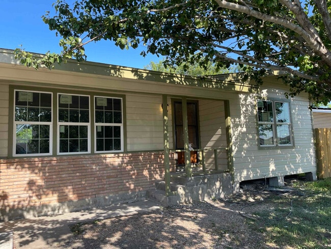 property at 1218 Vance Dr