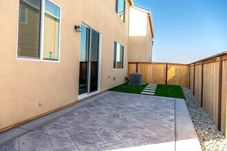 3596 Kona Kai Wy in Sacramento, CA - Building Photo - Building Photo