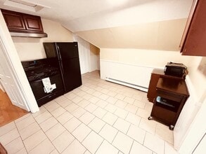 117 Lloyd St, Unit 3rd Floor in New Haven, CT - Building Photo - Building Photo