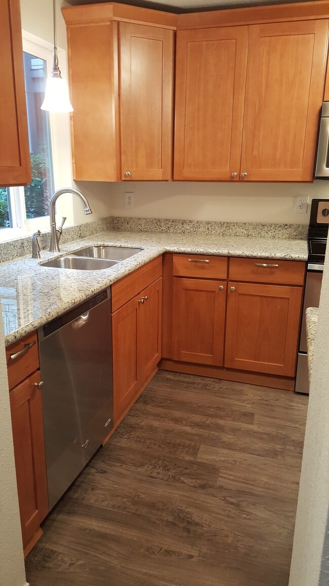 1461 Rainier Court, Unit 2 in Fircrest, WA - Building Photo - Building Photo