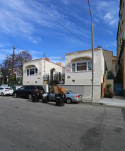 2945 Francis Ave in Los Angeles, CA - Building Photo - Building Photo