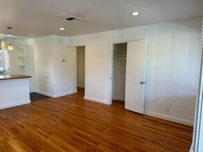 326 Stewart St, Unit 100 in Reno, NV - Building Photo - Building Photo