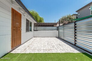 3027 N 37th St in Phoenix, AZ - Building Photo