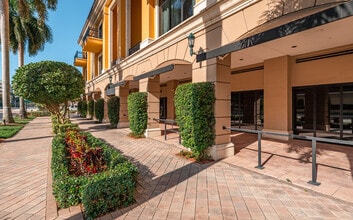 200 E Palmetto Park Rd in Boca Raton, FL - Building Photo - Building Photo