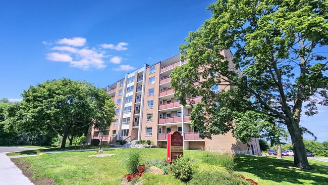 Carlton in Kingston, ON - Building Photo - Building Photo