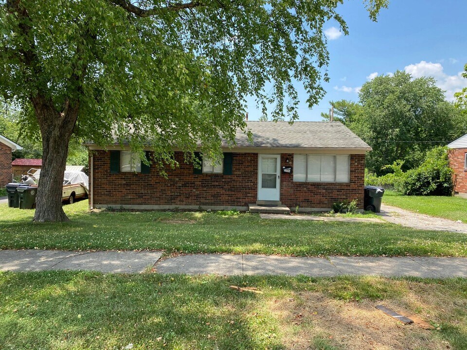 1116 Centurian Rd in Lexington, KY - Building Photo