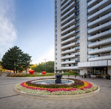 77 Davisville in Toronto, ON - Building Photo - Building Photo