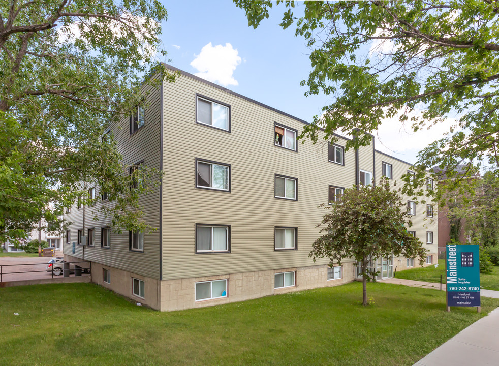 Hartford Apartments in Edmonton, AB - Building Photo