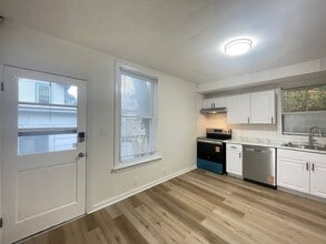 475 Wilson St in Manchester, NH - Foto de edificio - Building Photo