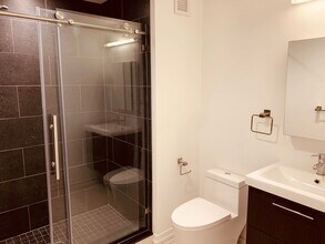 430 Fairmount Ave in Philadelphia, PA - Foto de edificio - Building Photo