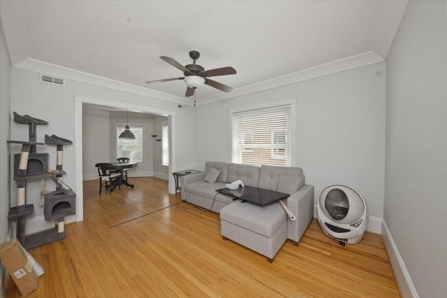 property at 1849 W Greenleaf Ave