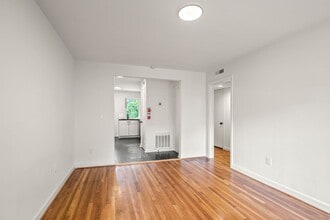 1640 W Northwest Blvd in Winston-Salem, NC - Building Photo - Building Photo