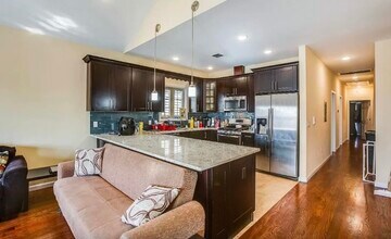 500 Liberty Ave in Jersey City, NJ - Building Photo - Building Photo