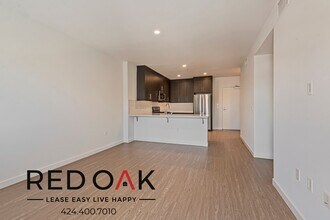 11405 Chandler Blvd in Los Angeles, CA - Foto de edificio - Building Photo