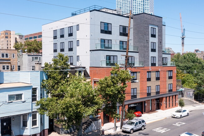 6ixBoroJC in Jersey City, NJ - Foto de edificio - Building Photo
