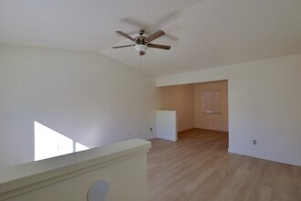 761 Almond St in Yuba City, CA - Foto de edificio - Building Photo