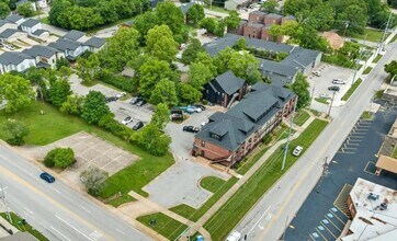 1137 N Leverett Ave in Fayetteville, AR - Building Photo - Building Photo