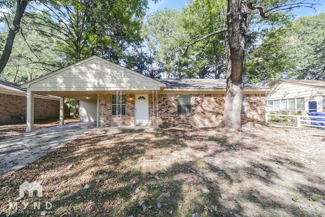 3020 Normandy Dr in Horn Lake, MS - Building Photo