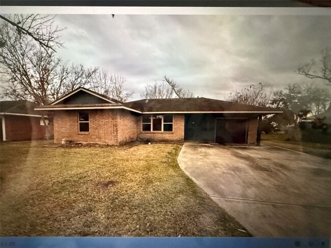 property at 104 Mimosa St
