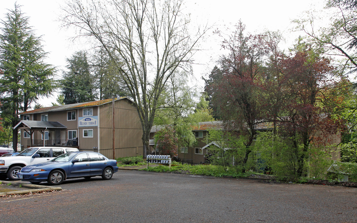 Hillside Terrace Apartments in Oregon City, OR - Foto de edificio