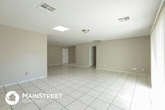 2932 N 46th Ave, Unit #4105-H in Phoenix, AZ - Foto de edificio - Building Photo