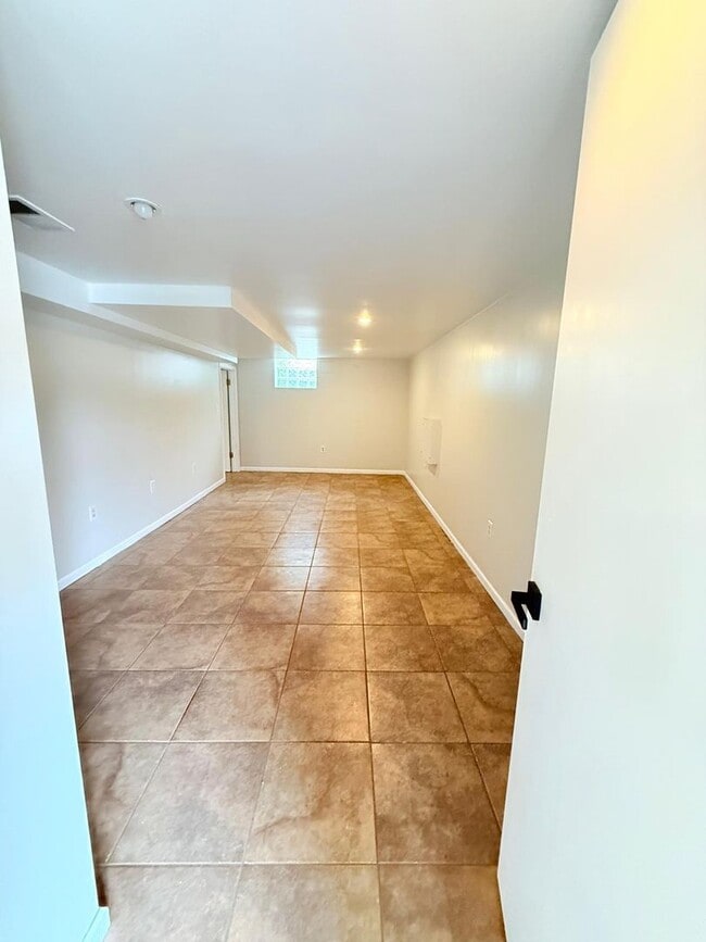 705 De Haviland Dr in Pittsburgh, PA - Building Photo - Building Photo