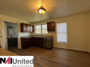 1729 Old Hwy 141 in Sergeant Bluff, IA - Building Photo - Building Photo