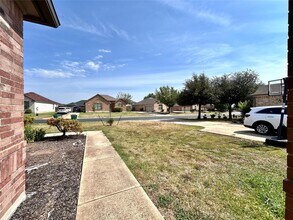 505 Willow Walk Dr in Pflugerville, TX - Building Photo - Building Photo