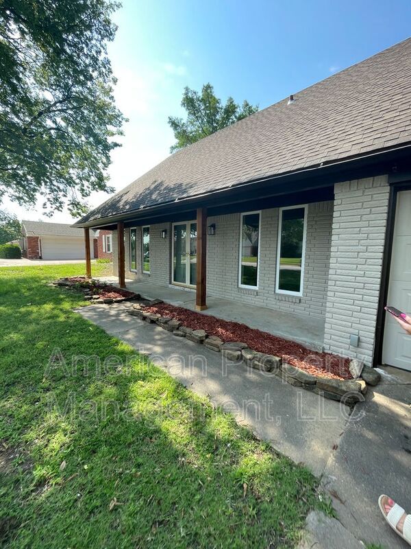 7526 E 55th Pl in Tulsa, OK - Building Photo - Building Photo