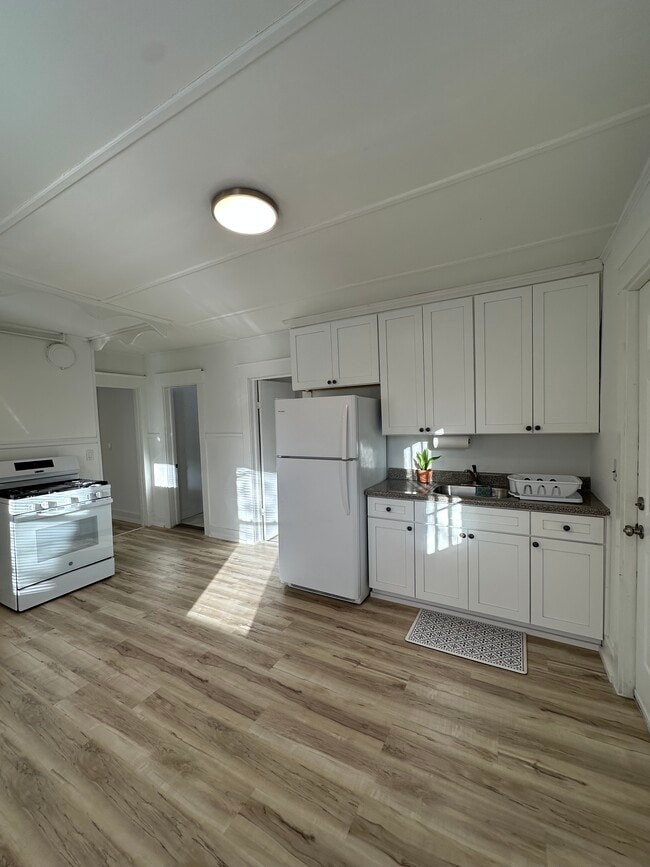 12 Margerie St in Torrington, CT - Building Photo - Building Photo