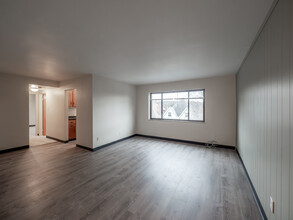 Whitney Hall Apartments in Pittsburgh, PA - Building Photo - Building Photo