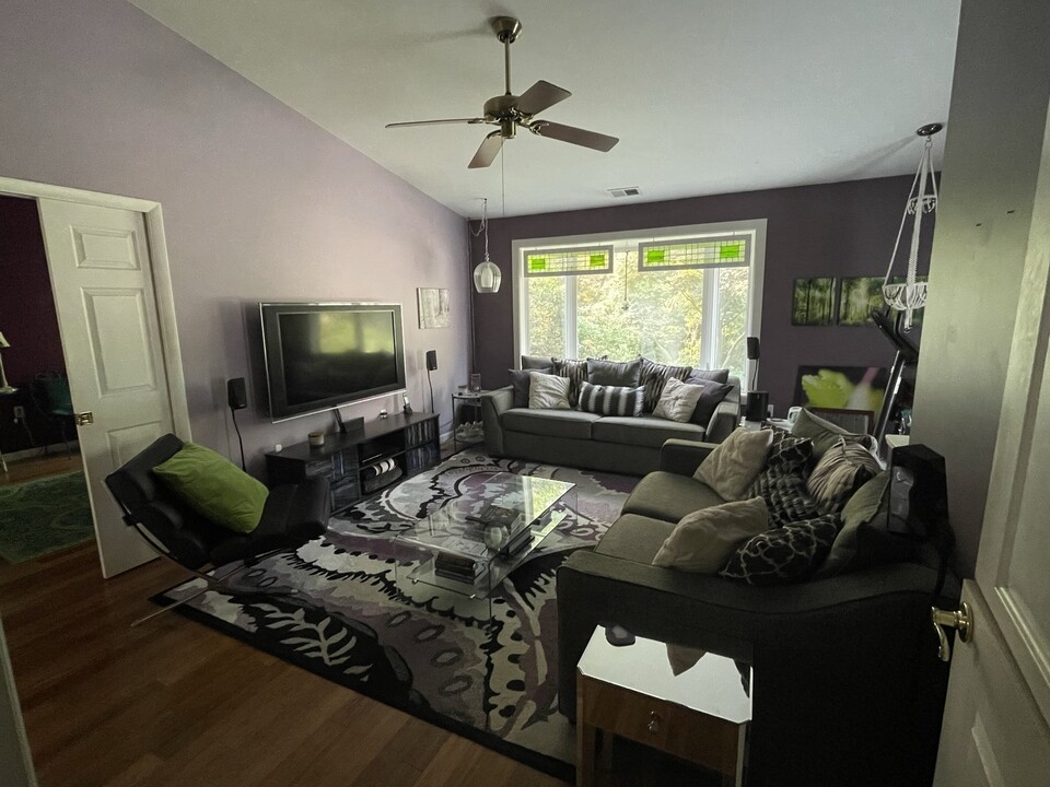 10025 Century Dr in Ellicott City, MD - Foto de edificio