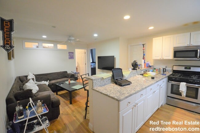 60 Egmont St in Brookline, MA - Foto de edificio - Building Photo