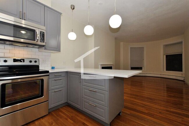 930 Beacon St in Boston, MA - Building Photo - Building Photo