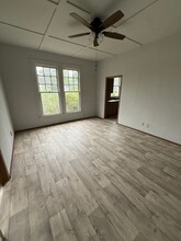 1084 Elgie St in Beaumont, TX - Foto de edificio - Building Photo