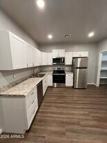 713 W Adobe Dam Dr in San Tan Valley, AZ - Building Photo