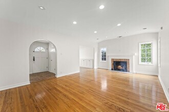 11320 Homedale St in Los Angeles, CA - Building Photo - Building Photo