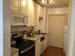 138 Beacon St, Unit 4 in Boston, MA - Building Photo - Building Photo