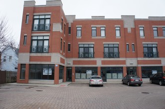 4521 W Lawrence Ave in Chicago, IL - Building Photo - Building Photo