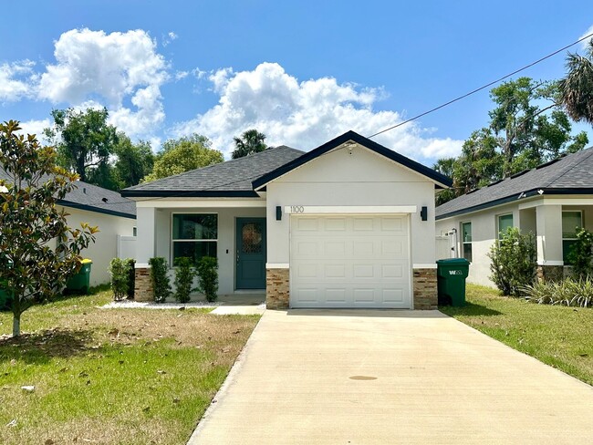 property at 1100 E Gottsche Ave