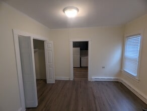 110 Spring St, Unit 112 Spring in Bennington, VT - Foto de edificio - Building Photo