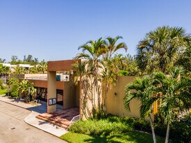 Spring Crest Condominium in Sunrise, FL - Building Photo