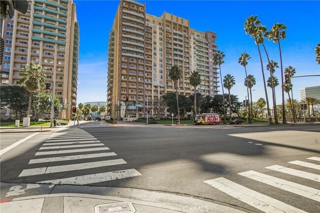 388 E Ocean Blvd, Unit 302 in Long Beach, CA - Building Photo - Building Photo