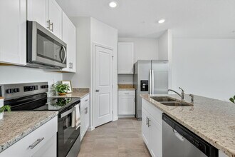 483 Salisbury Cir in Fort Pierce, FL - Building Photo - Building Photo