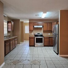 801 W Golf Course Rd in Midland, TX - Building Photo - Building Photo