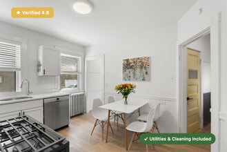 Furnished Bedroom in Jamaica Plain in Boston, MA - Foto de edificio - Building Photo