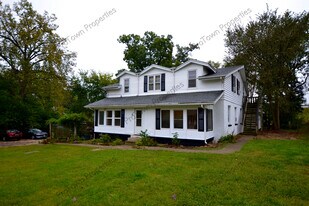 10 Riverview St, Unit #6 in North Aurora, IL - Building Photo